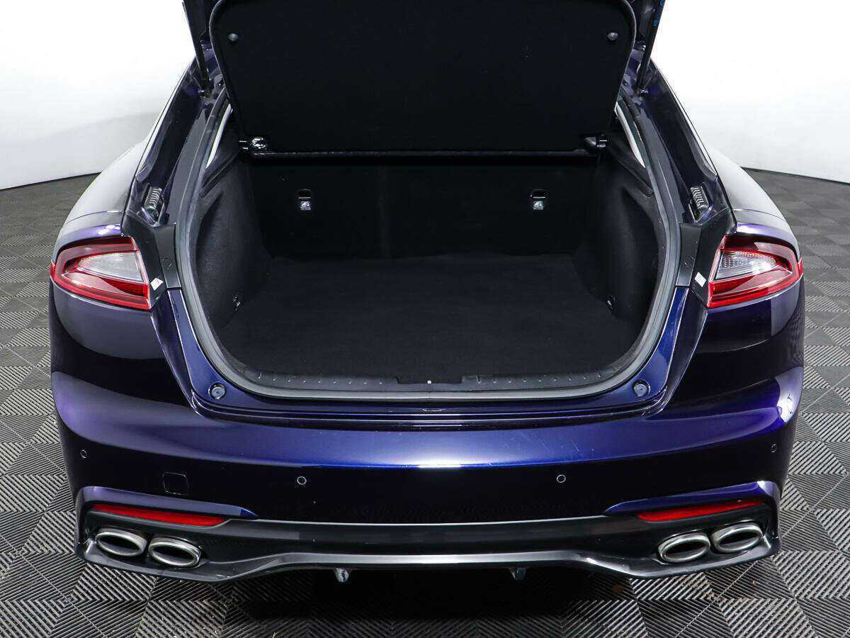 Kia Stinger, 2019 Фото №10