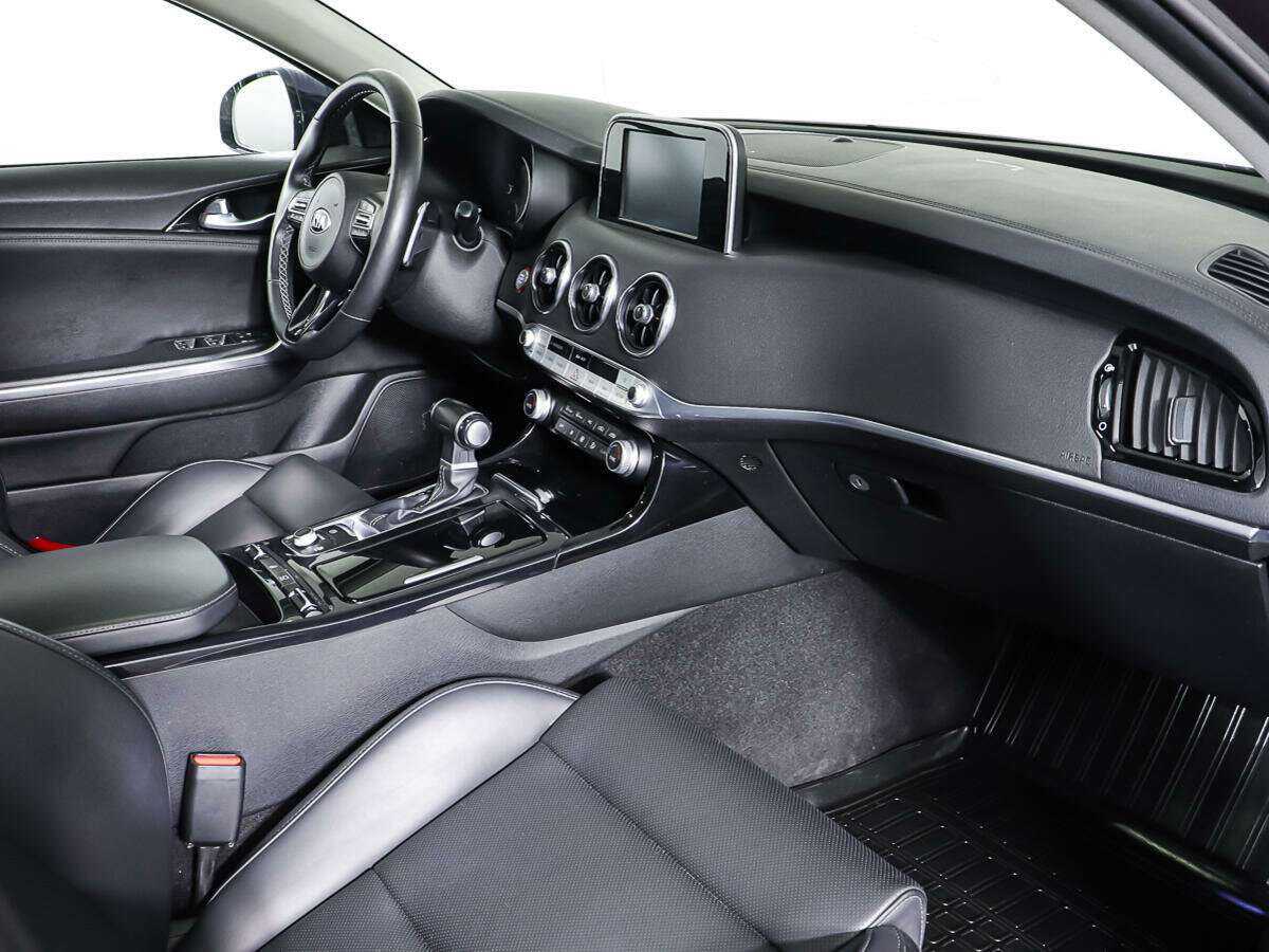 Kia Stinger, 2019 Фото №11