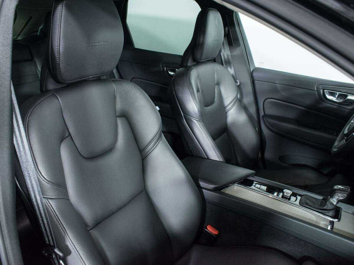 Volvo XC60, 2019 Фото №13