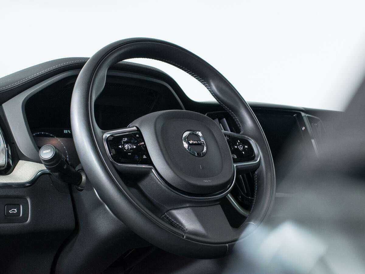 Volvo XC60, 2019 Фото №16