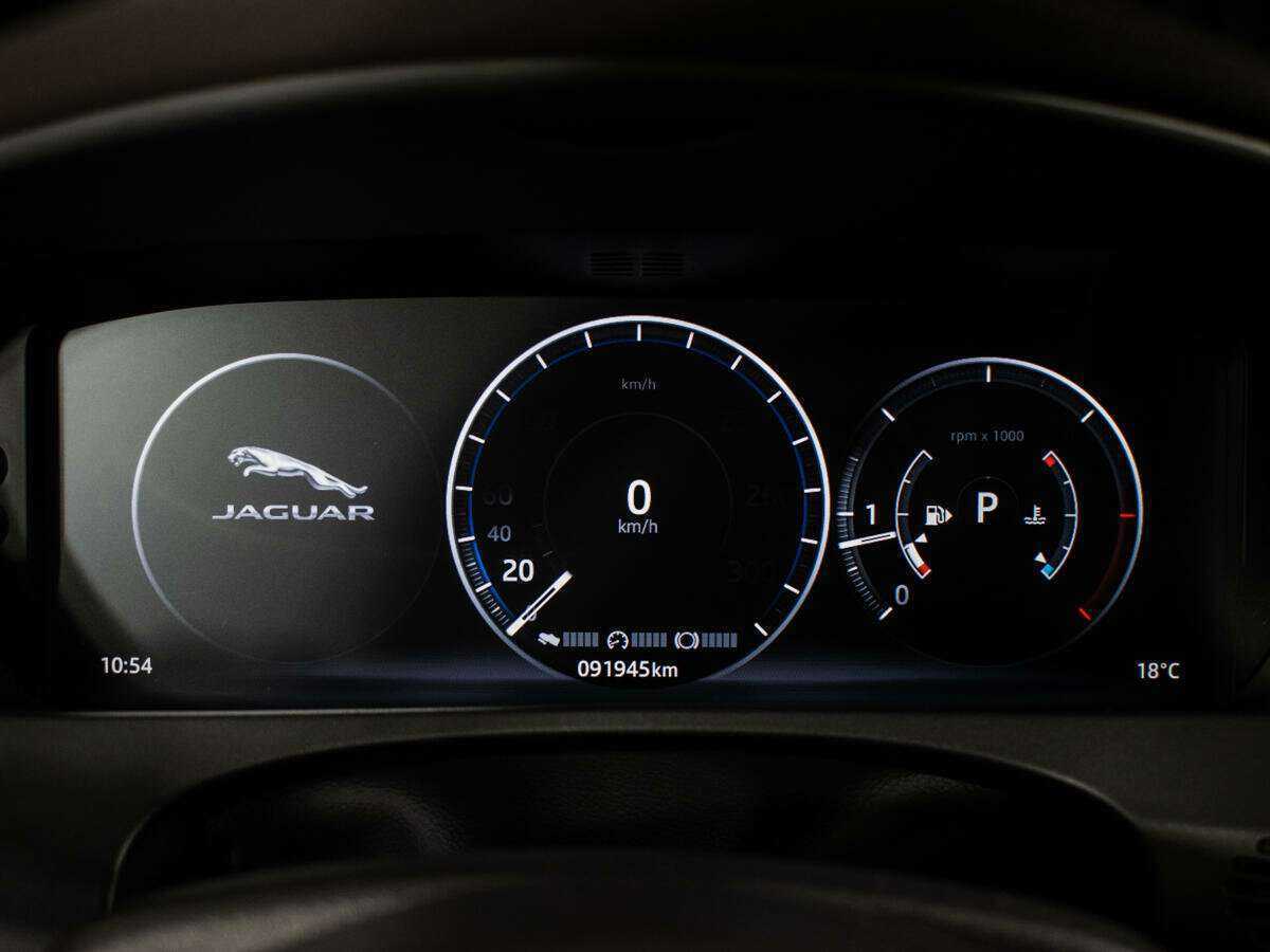 Jaguar F-Pace, 2017 Фото №10