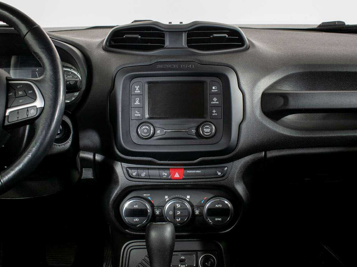 Jeep Renegade, 2017 Фото №11