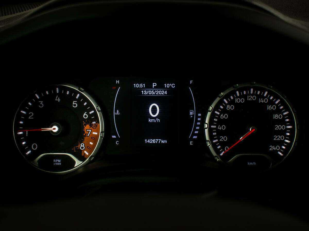 Jeep Renegade, 2017 Фото №12