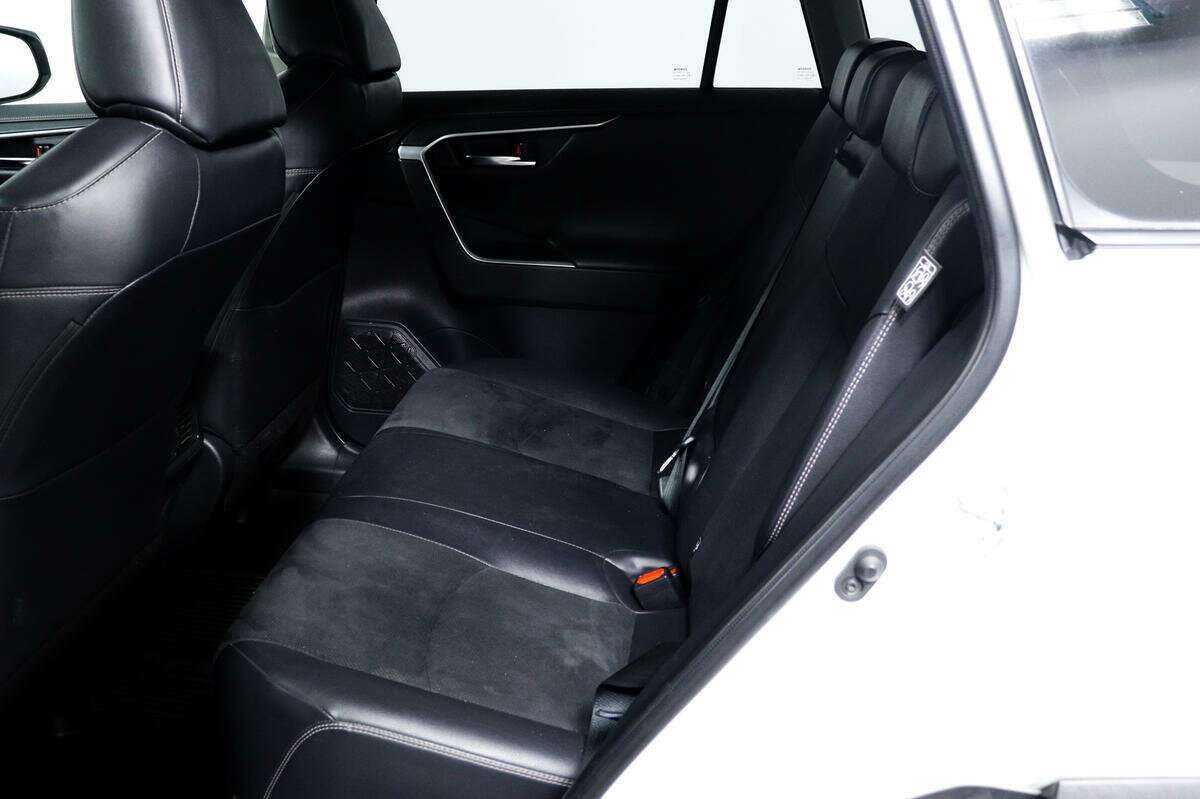 Toyota RAV4, 2020 Фото №12