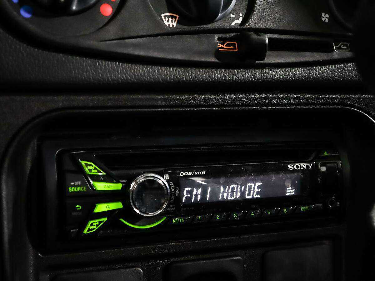 Chevrolet Niva, 2011 Фото №14