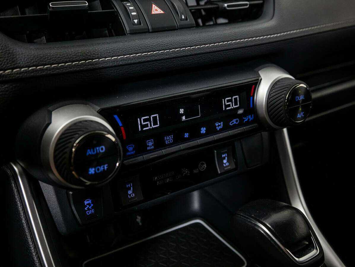 Toyota RAV4, 2020 Фото №15