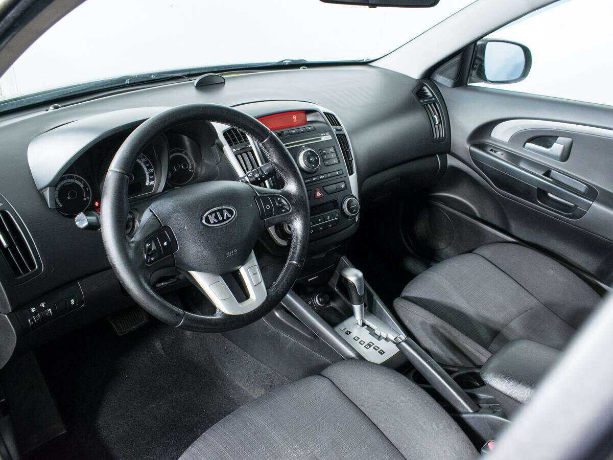 Kia Ceed, 2011 Фото №13