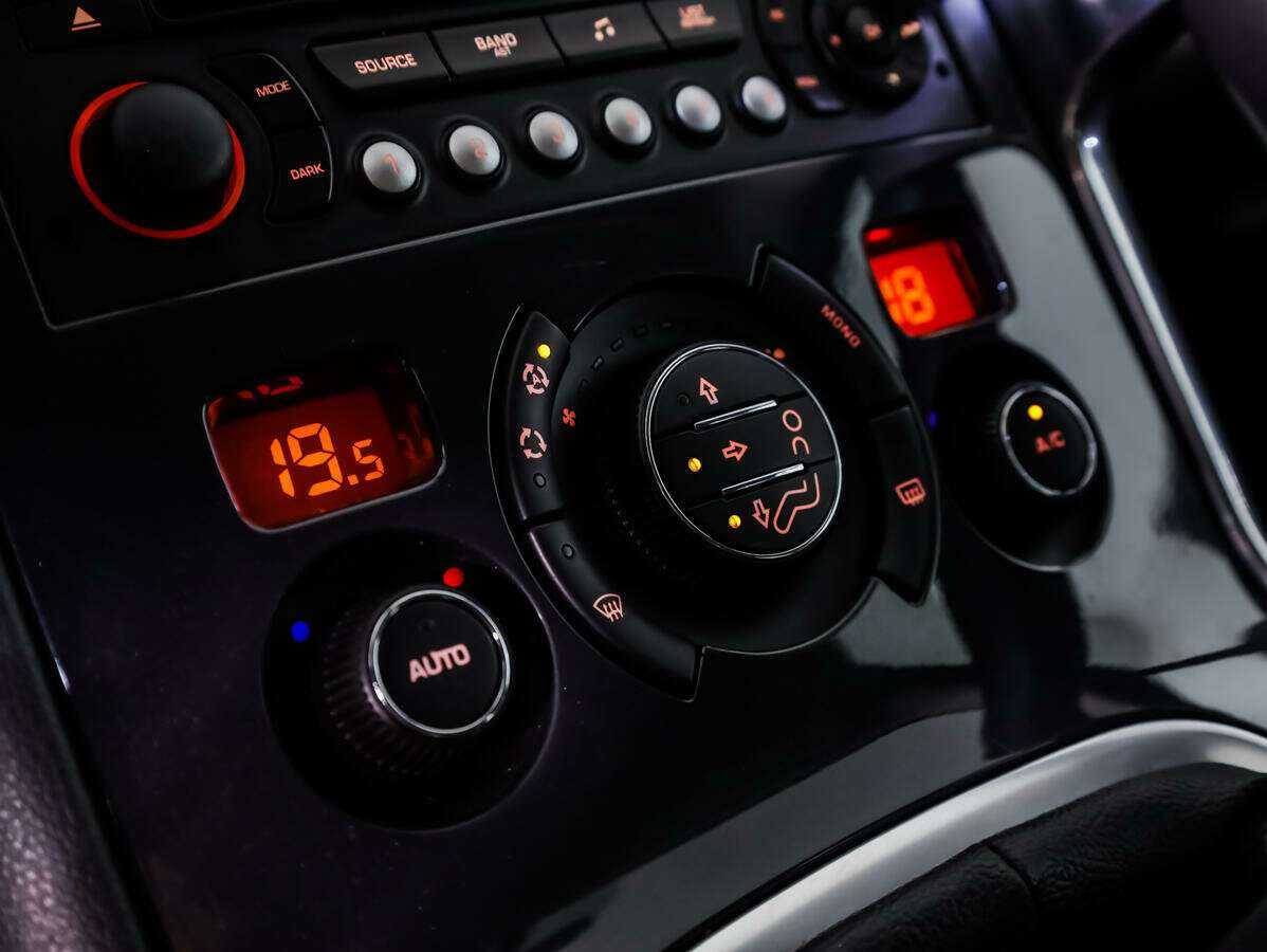 Peugeot 3008, 2011 Фото №12