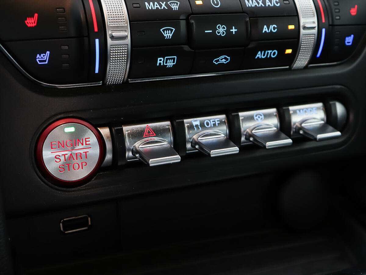 Ford Mustang, 2020 Фото №20