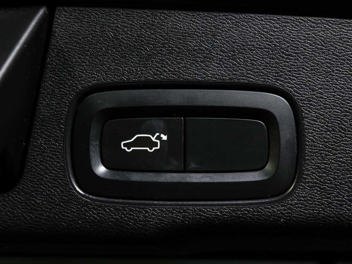 Volvo XC60, 2019 Фото №15