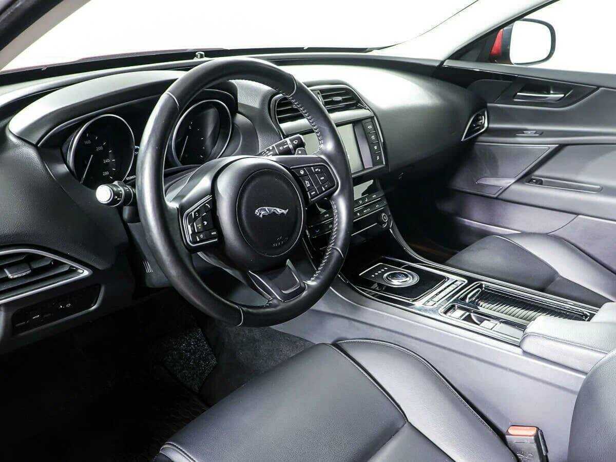 Jaguar XE, 2018 Фото №14