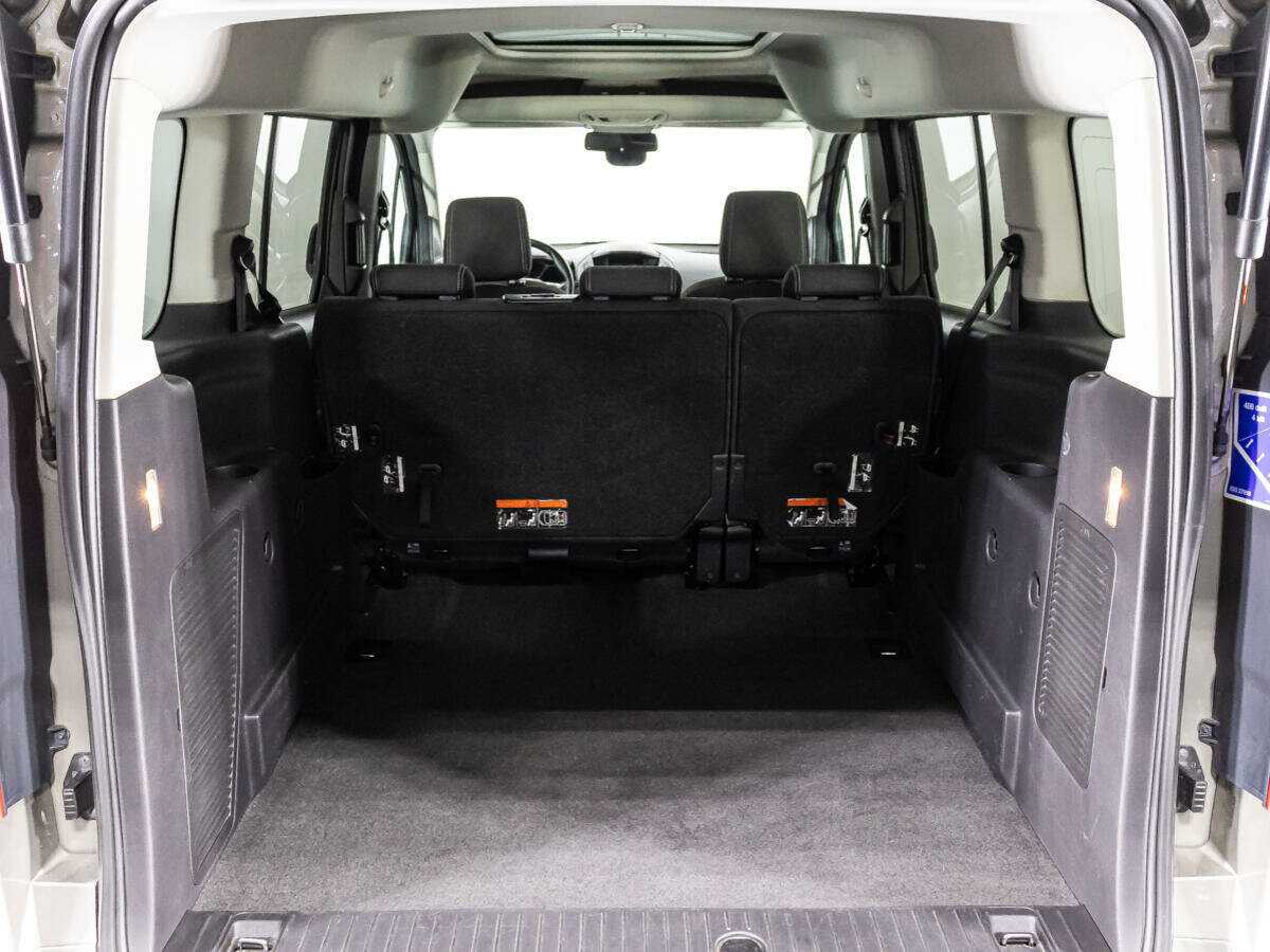 Ford Tourneo Connect, 2017 Фото №15