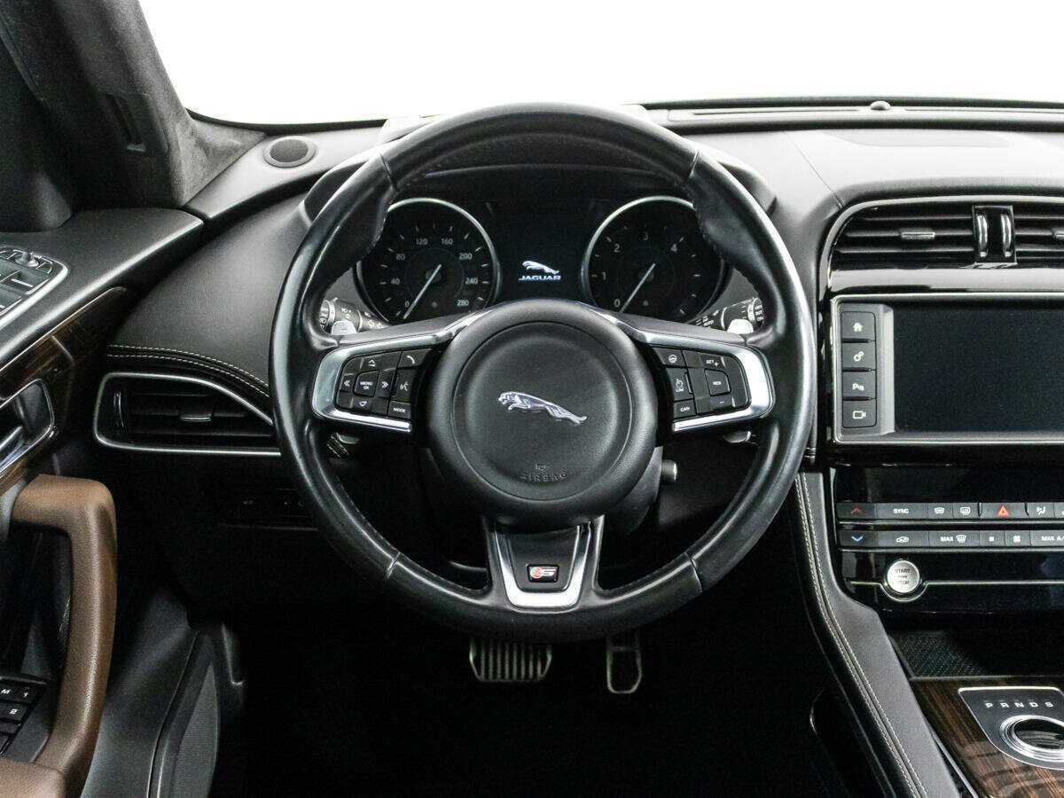 Jaguar F-Pace, 2017 Фото №23