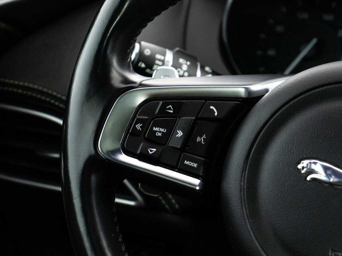 Jaguar F-Pace, 2017 Фото №24