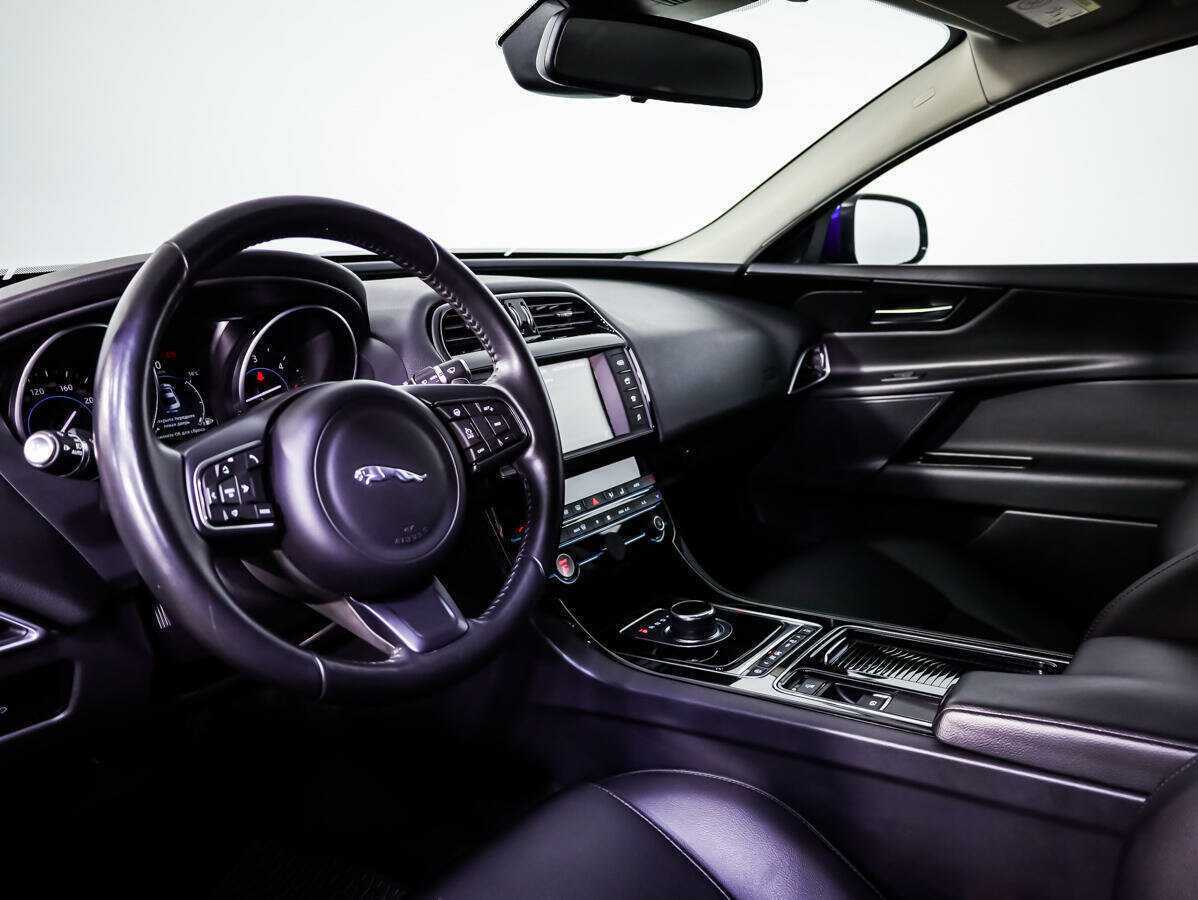 Jaguar XE, 2017 Фото №10