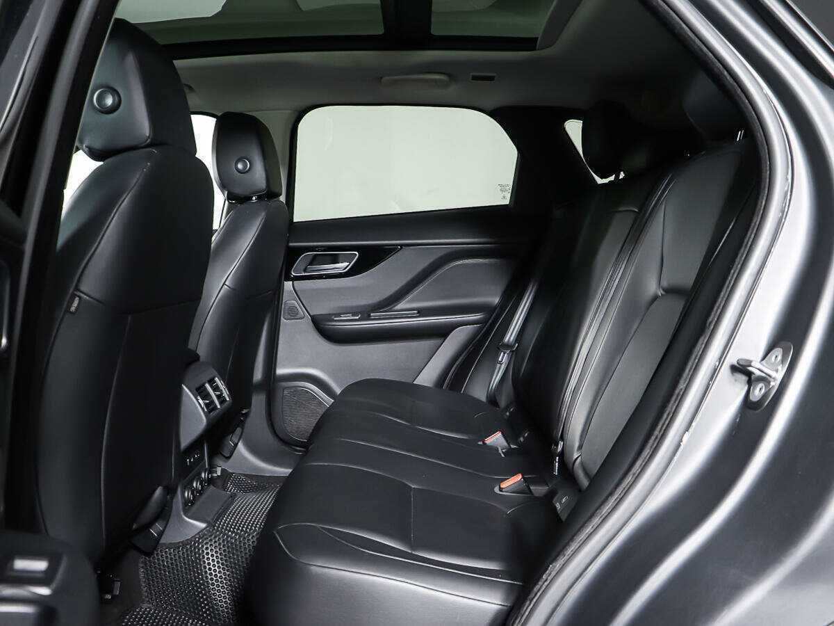 Jaguar F-Pace, 2016 Фото №10