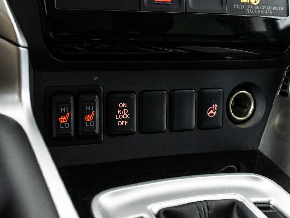 Mitsubishi Pajero Sport, 2021 Фото №17