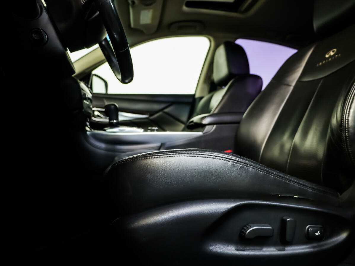 Infiniti M25, 2012 Фото №17