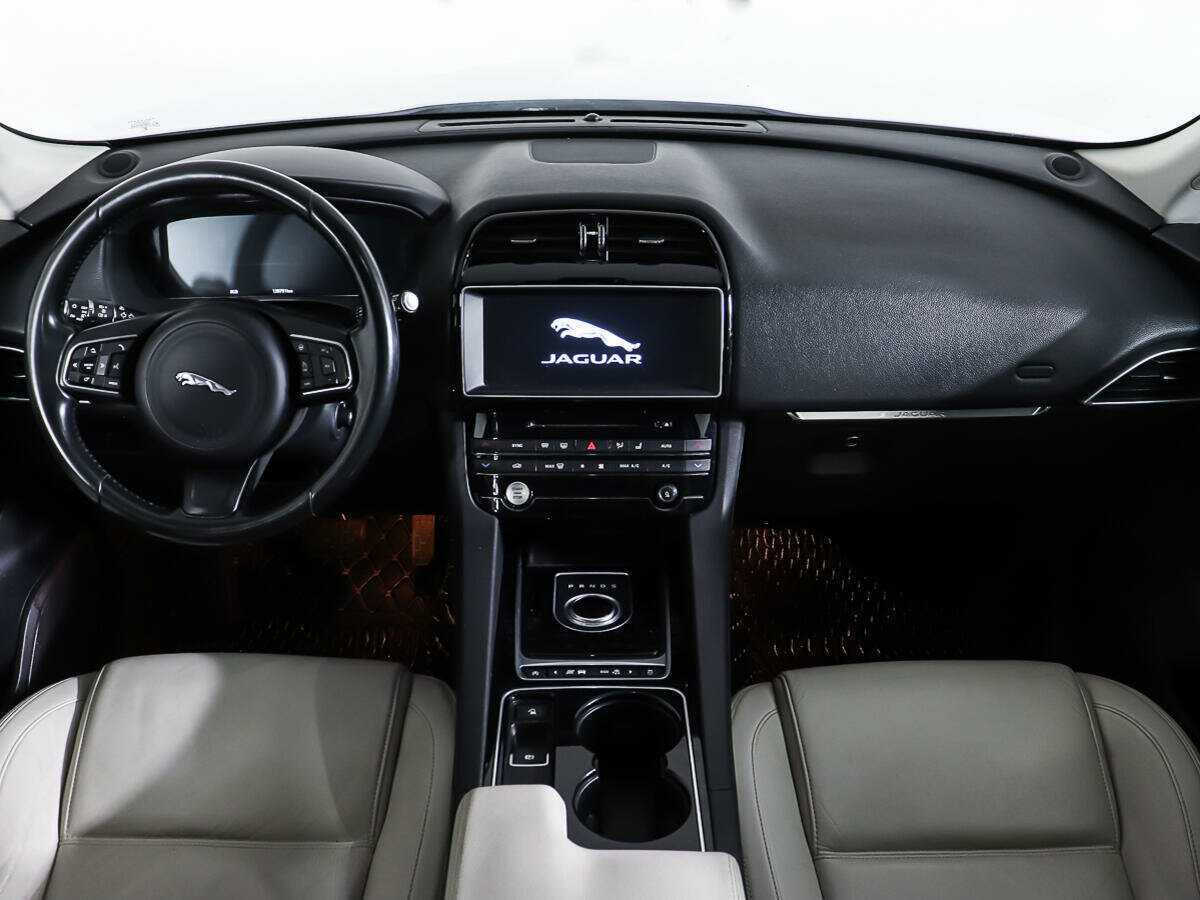 Jaguar F-Pace, 2016 Фото №10