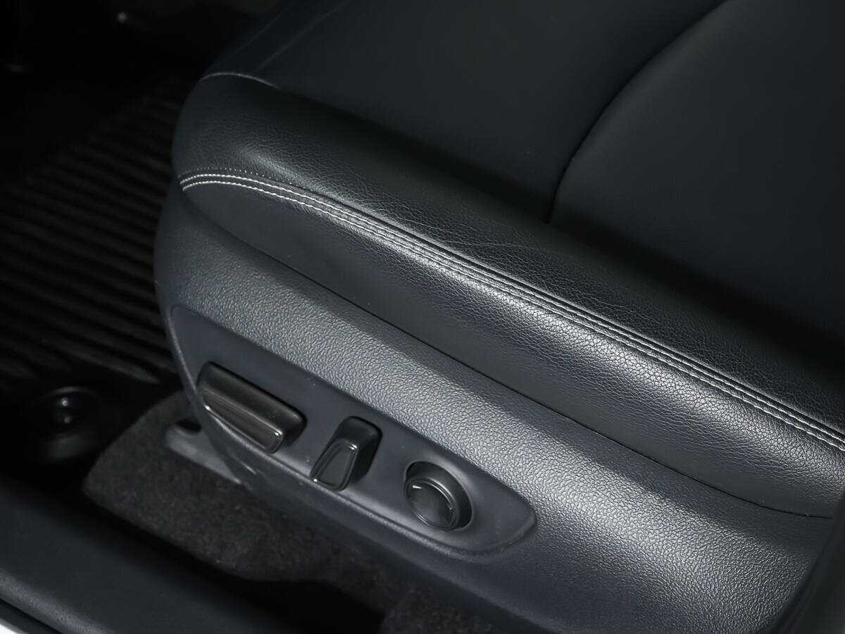 Toyota RAV4, 2021 Фото №16