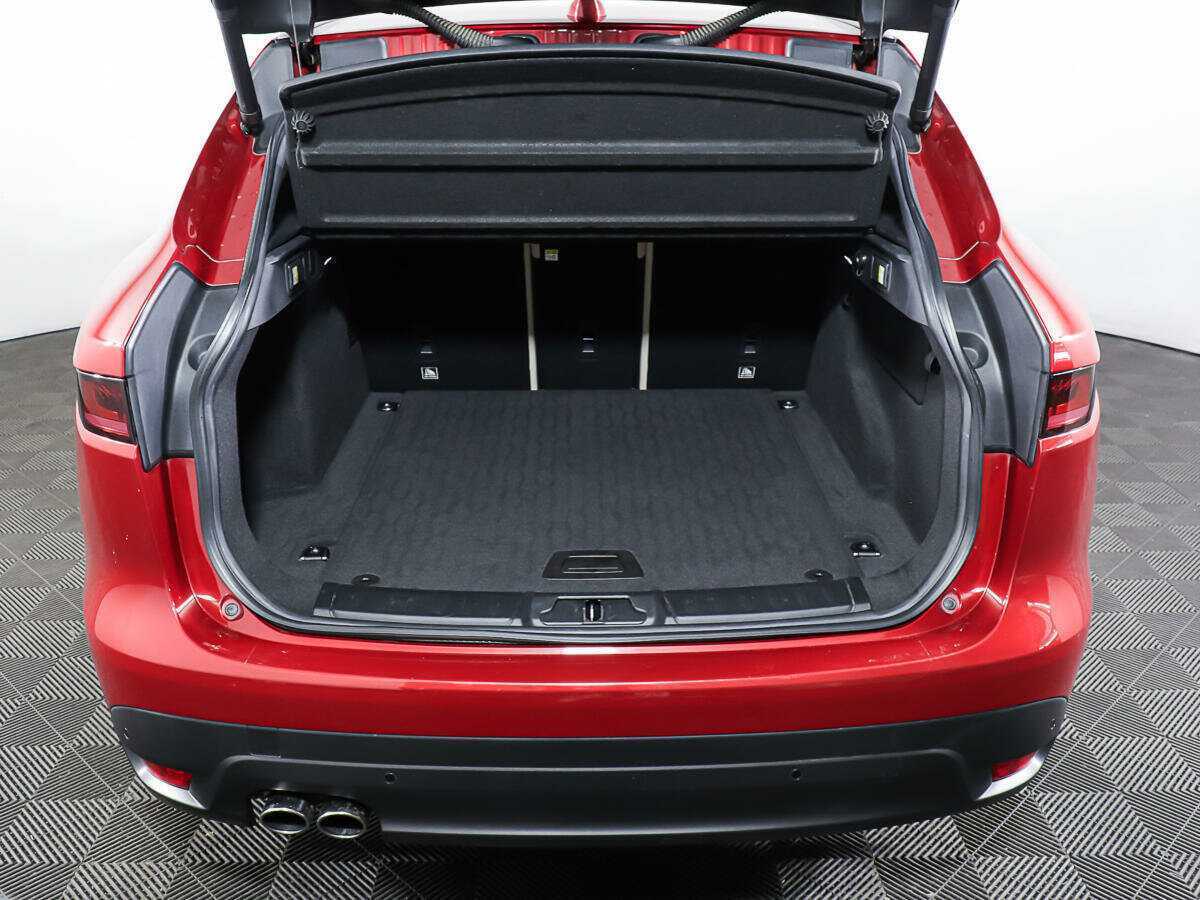 Jaguar F-Pace, 2016 Фото №10