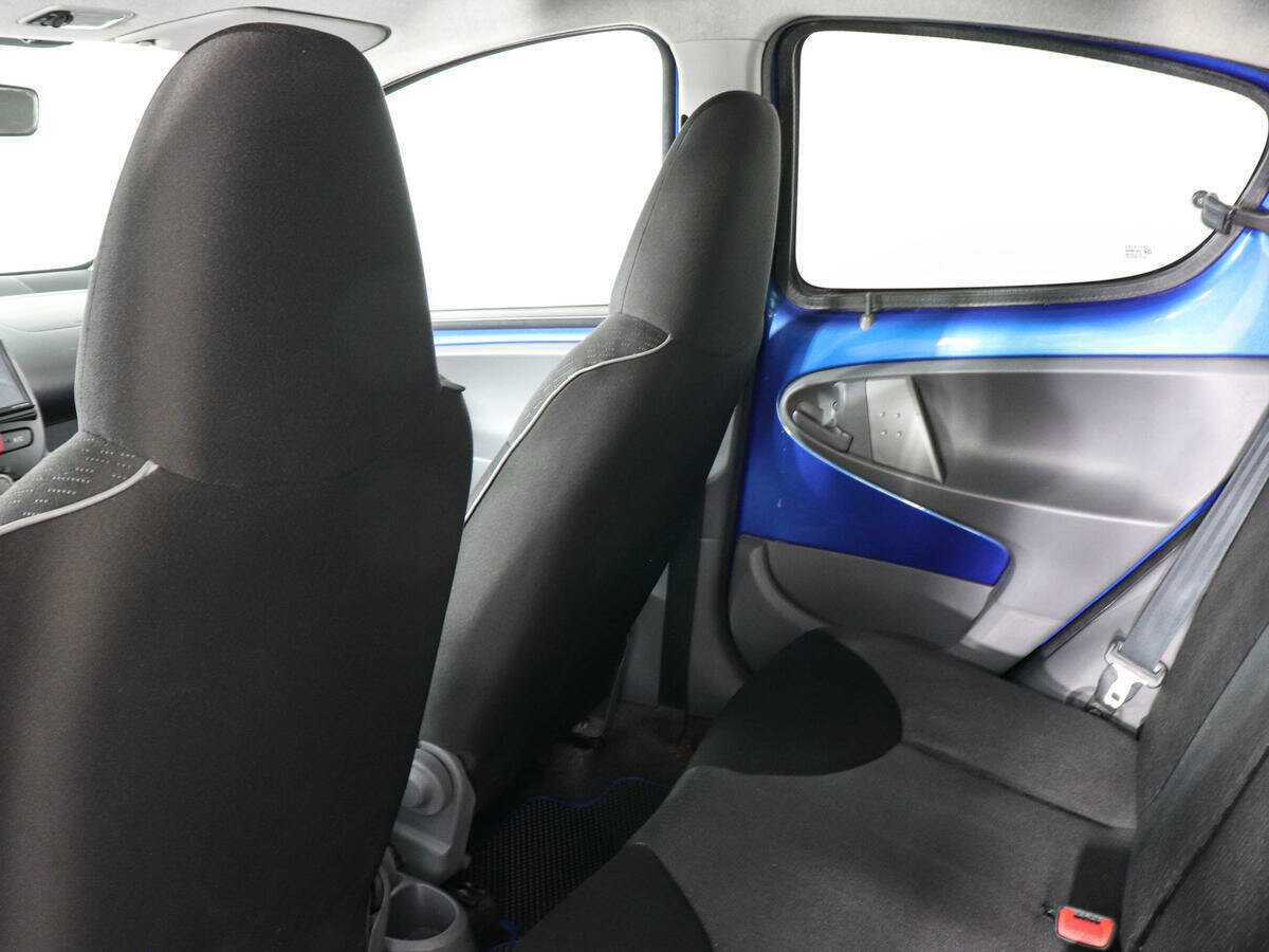 Peugeot 107, 2011 Фото №12