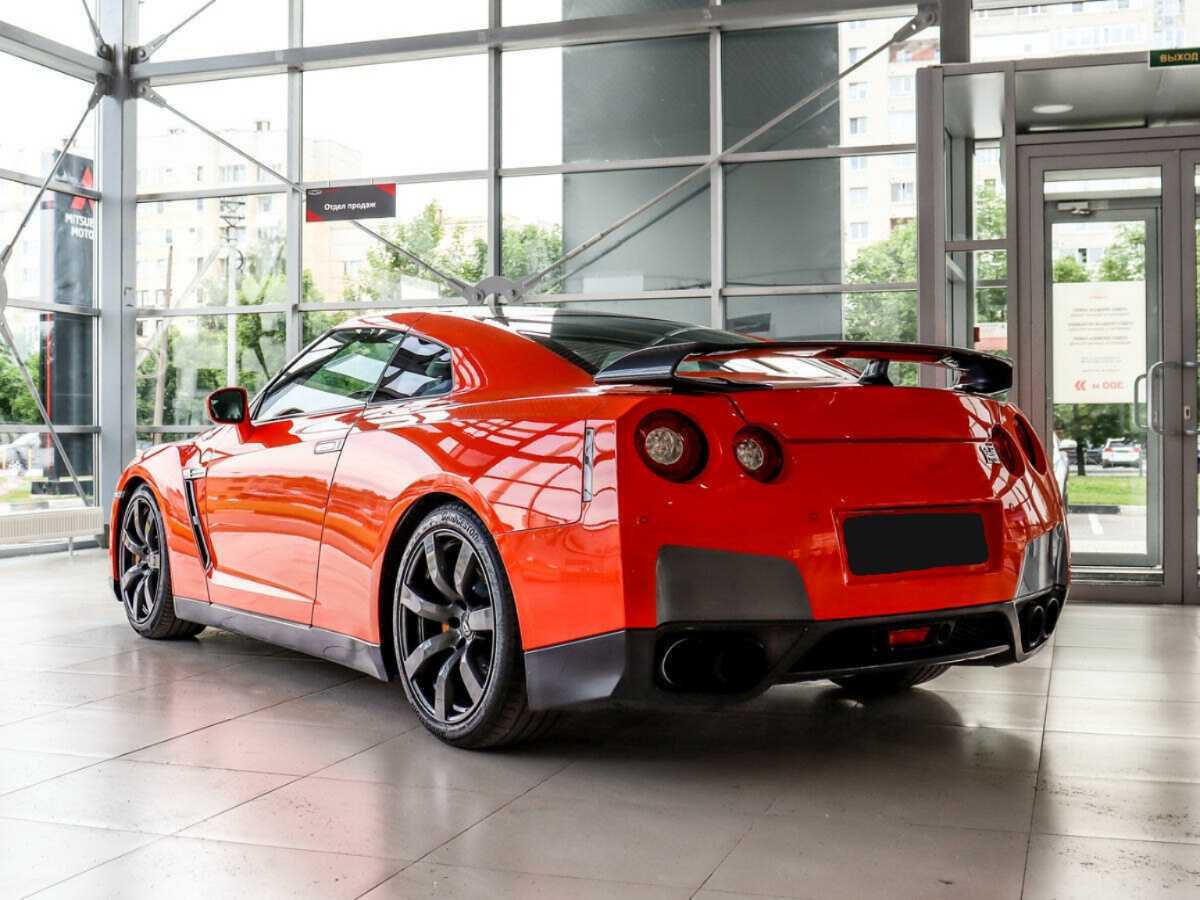 Nissan GT-R, 2010 Фото №6