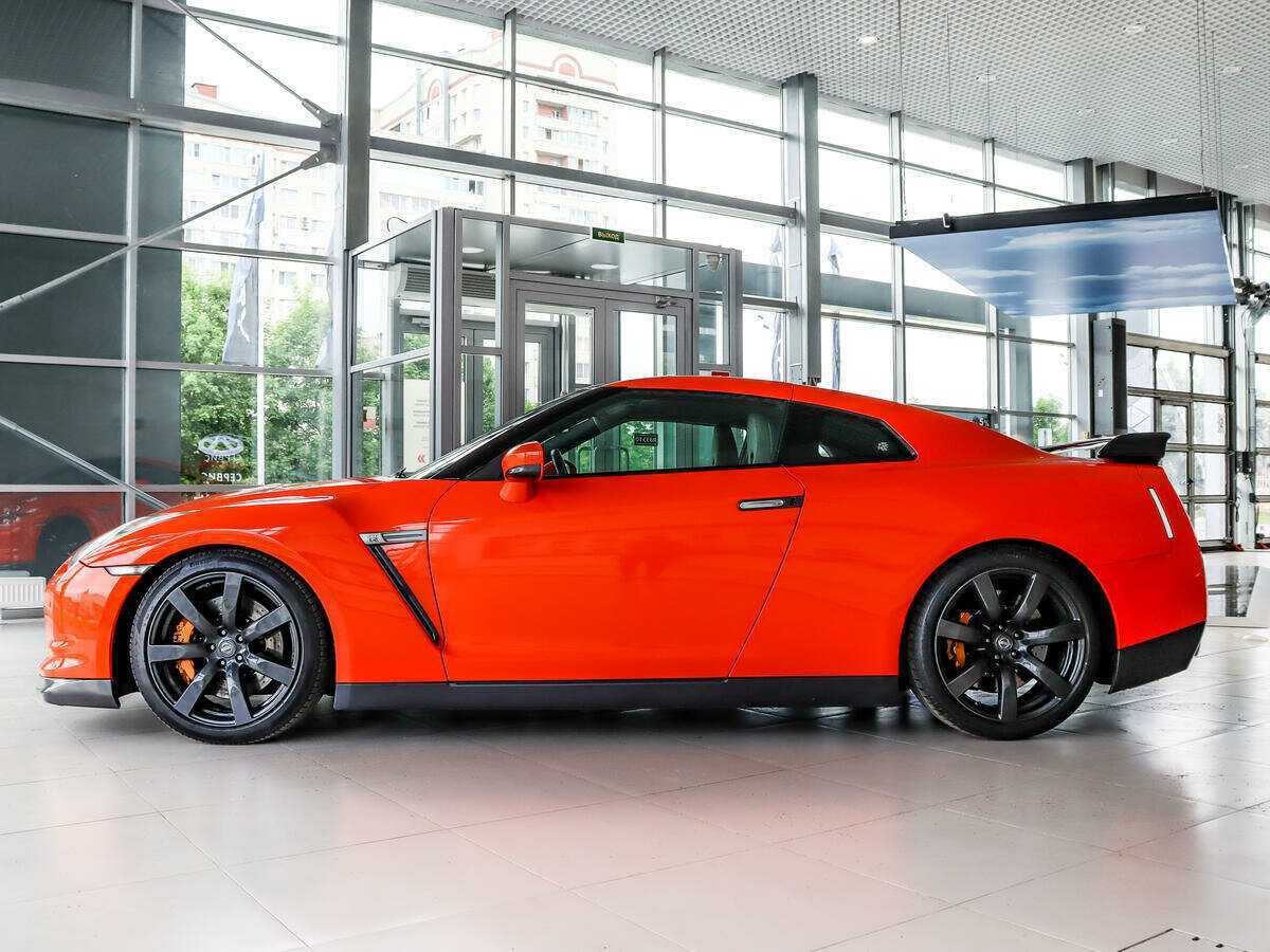 Nissan GT-R, 2010 Фото №7