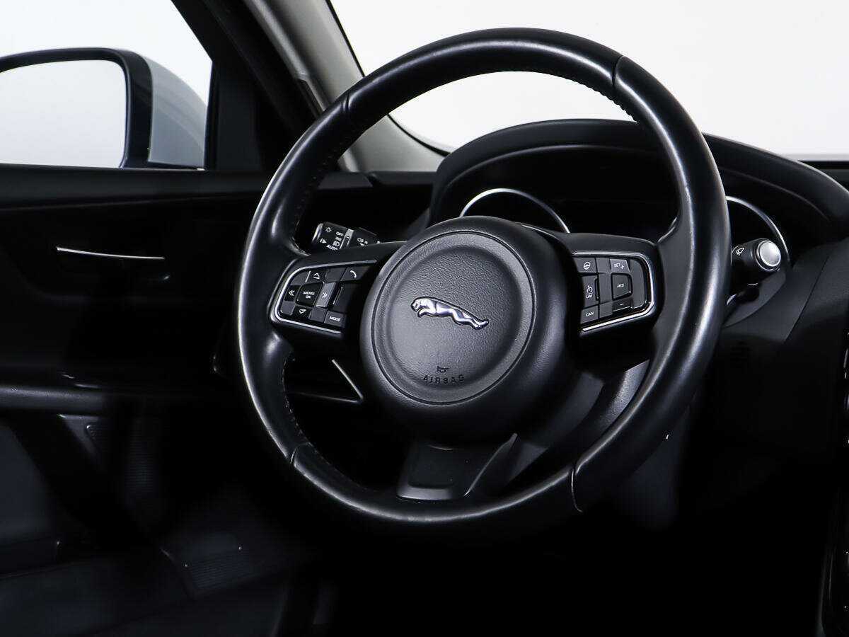Jaguar XE, 2015 Фото №14