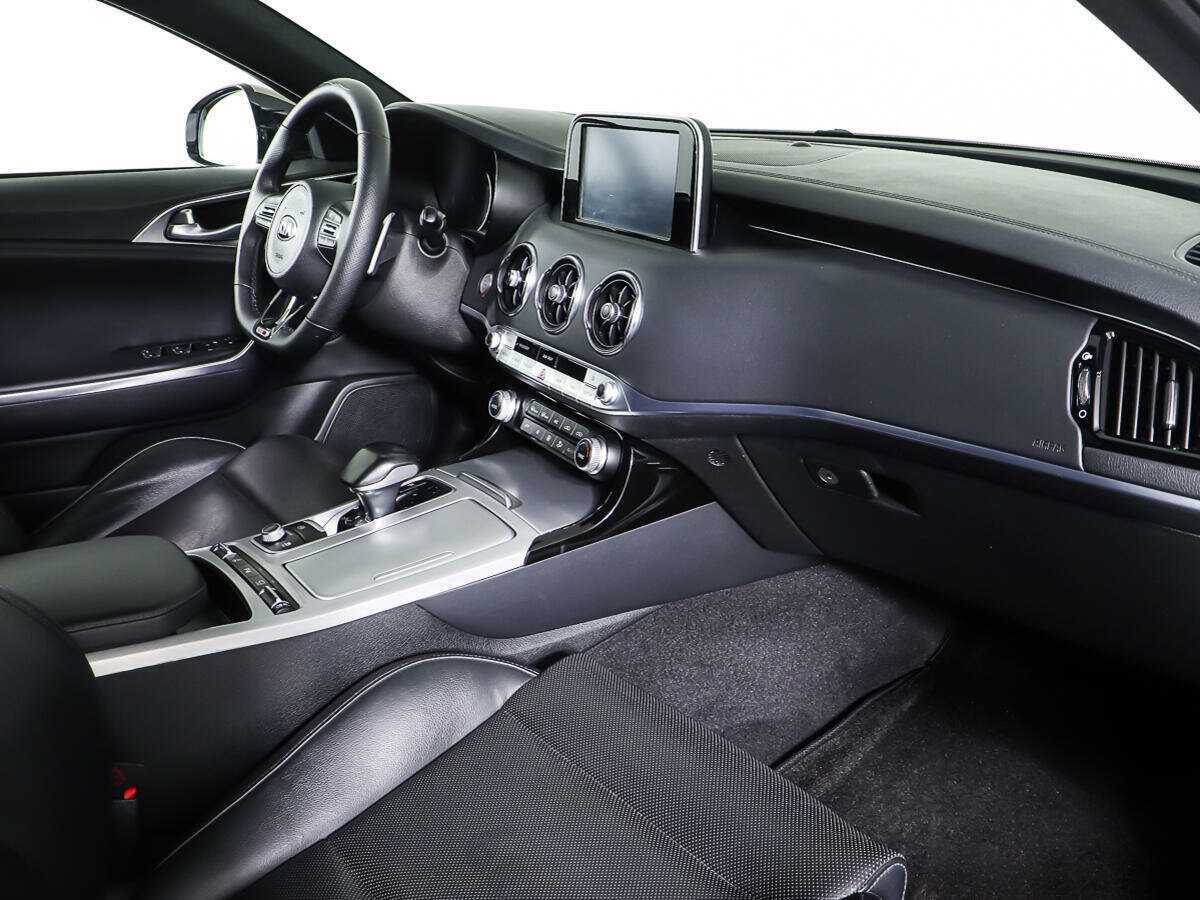 Kia Stinger, 2018 Фото №9