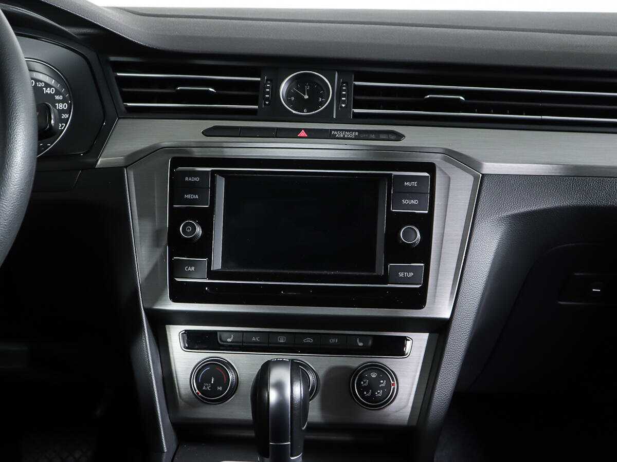 Volkswagen Passat, 2017 Фото №13