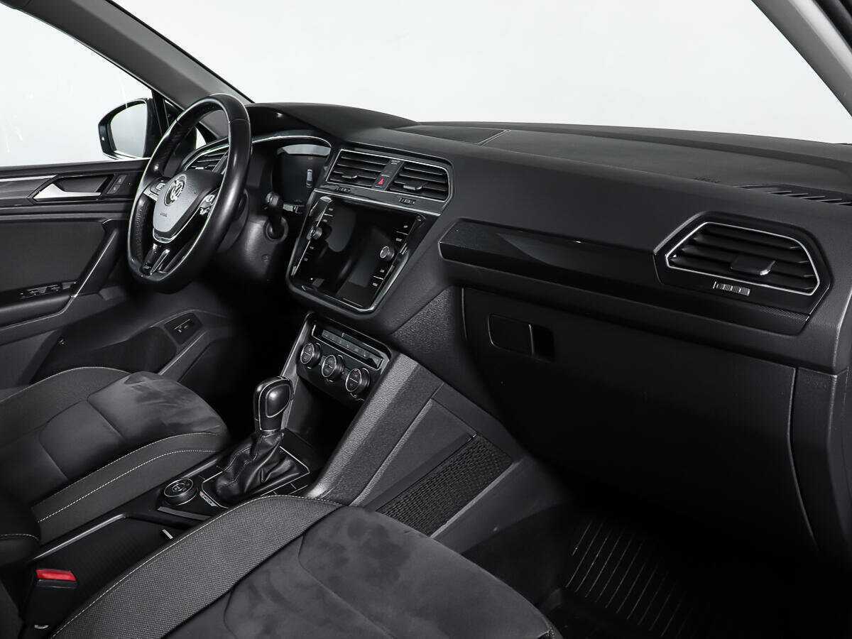 Volkswagen Tiguan, 2018 Фото №9
