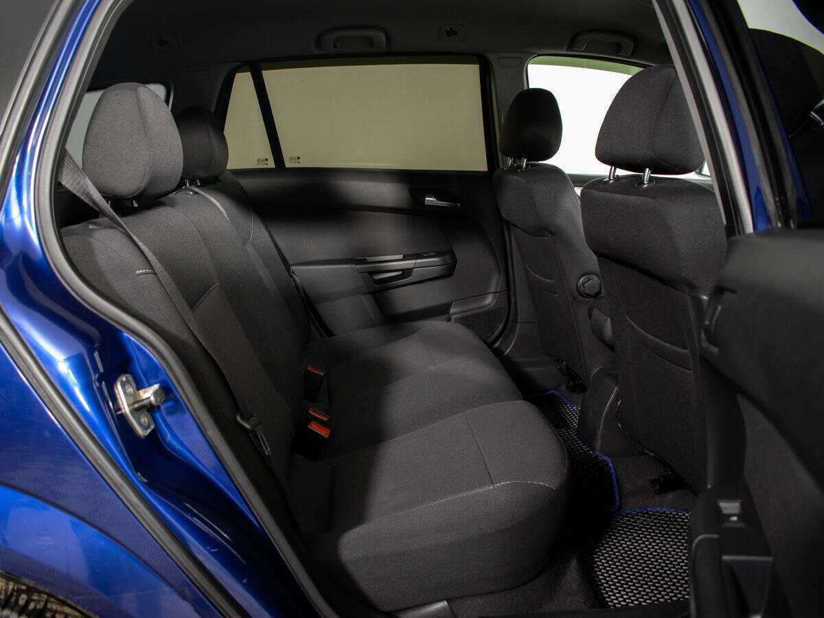 Opel Astra, 2010 Фото №10