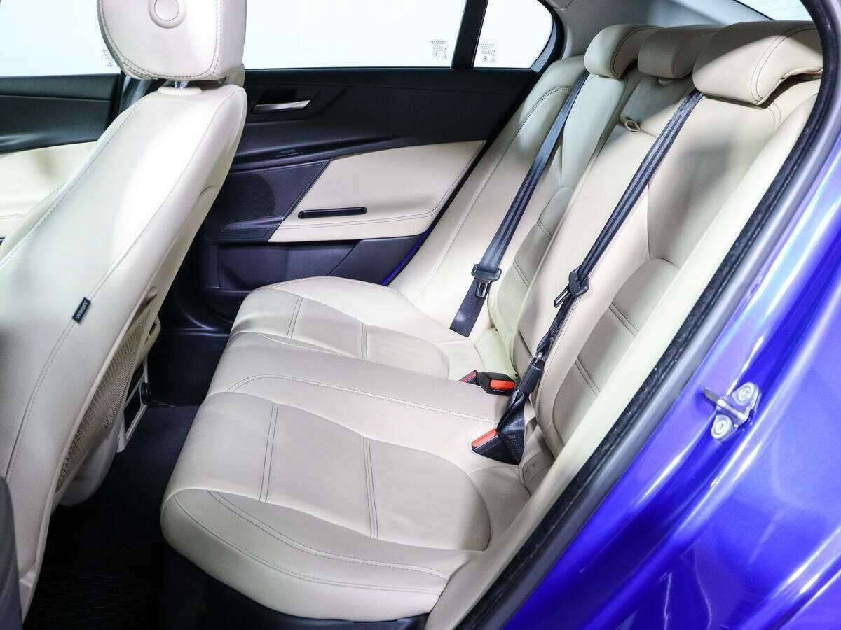 Jaguar XE, 2016 Фото №9