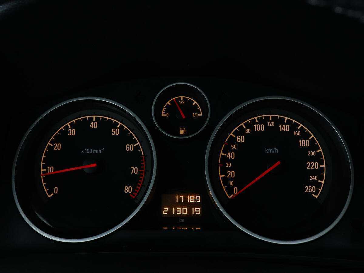 Opel Astra, 2010 Фото №7