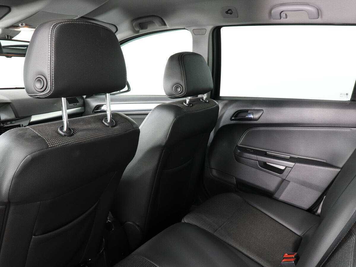 Opel Astra, 2010 Фото №8