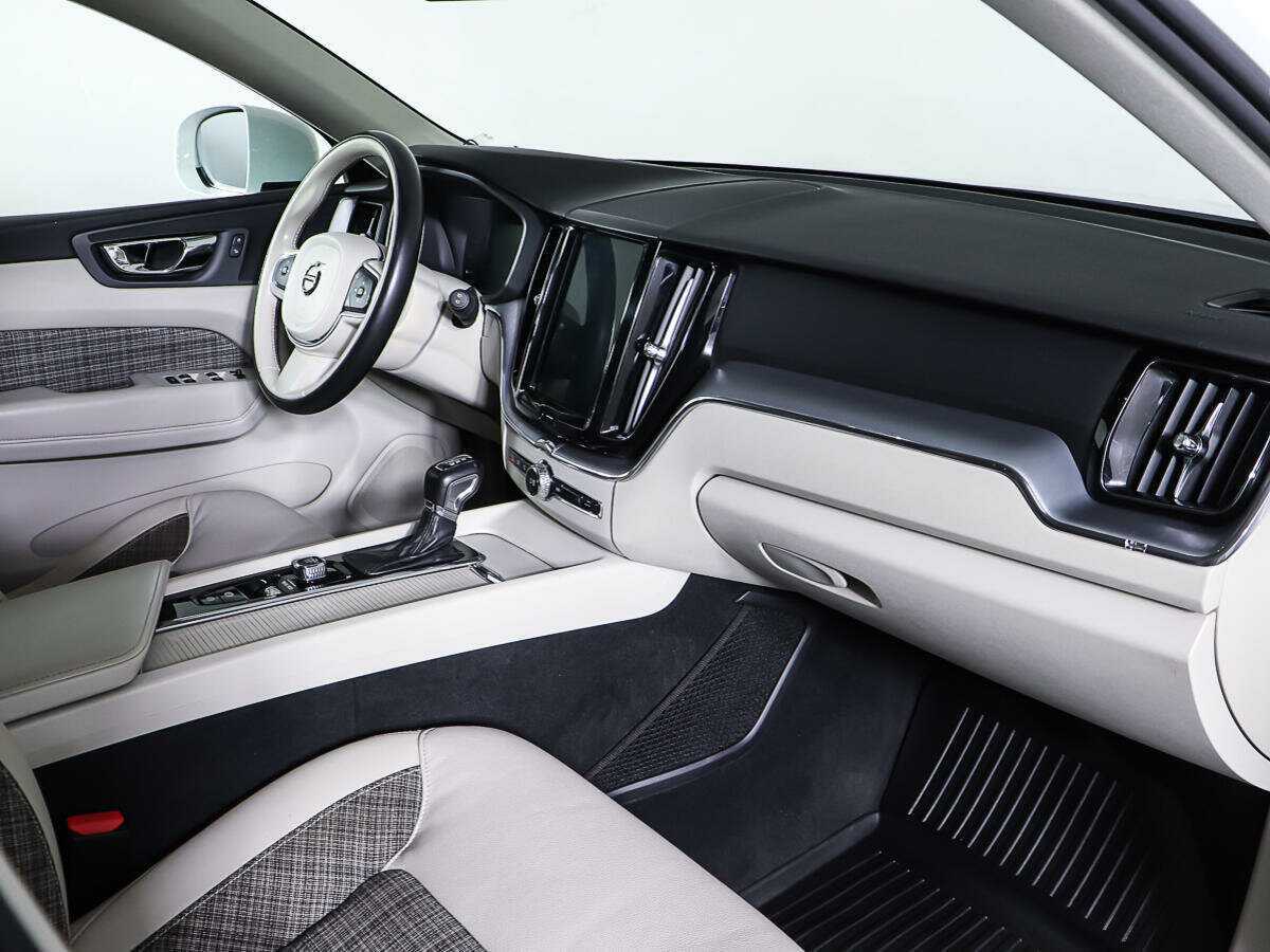 Volvo XC60, 2018 Фото №9