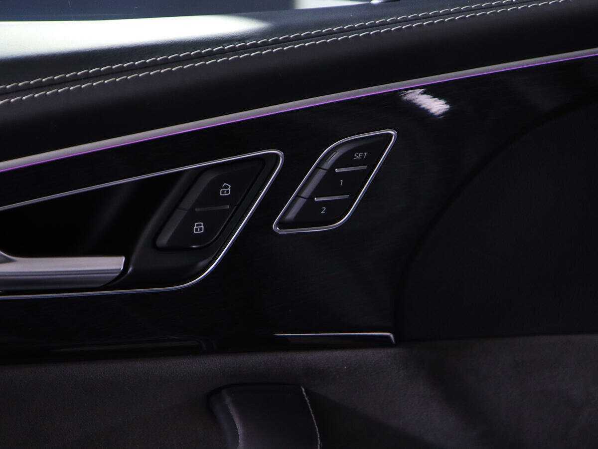 Audi Q8 55 TFSI, 2018 Фото №23