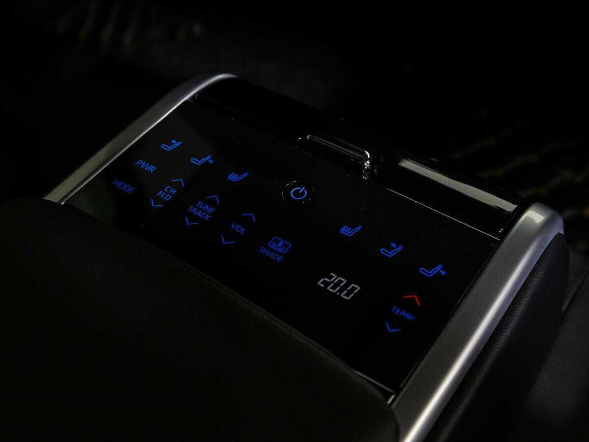 Toyota Camry, 2018 Фото №16