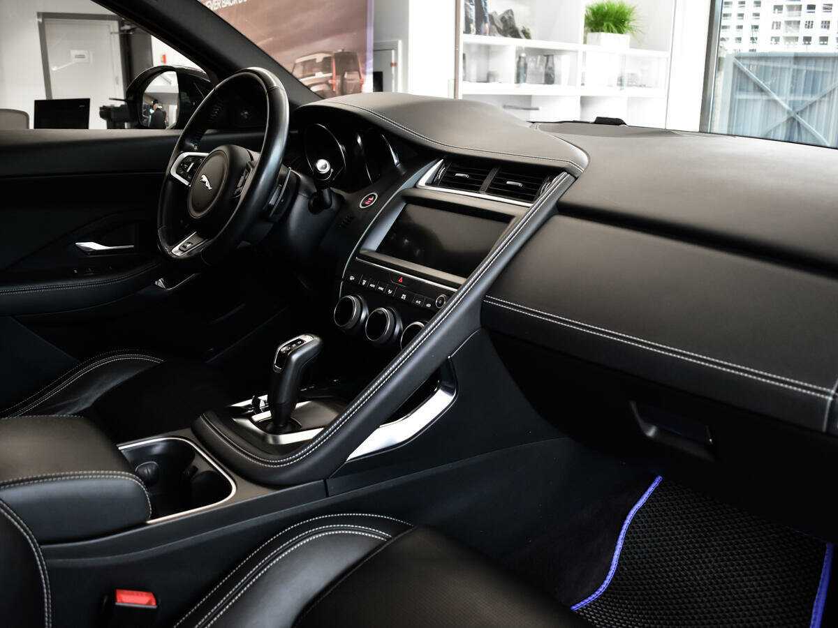 Jaguar E-Pace, 2019 Фото №8