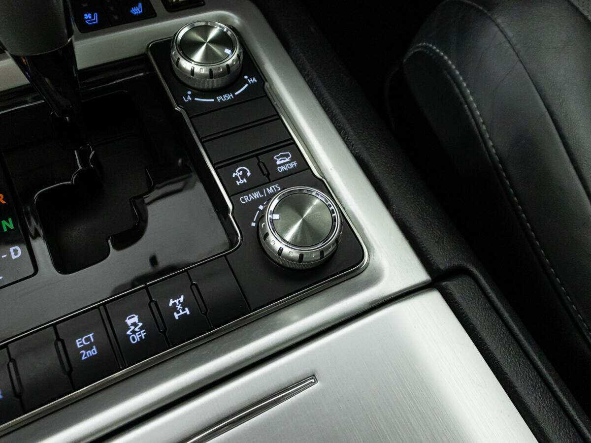 Toyota Land Cruiser, 2018 Фото №19