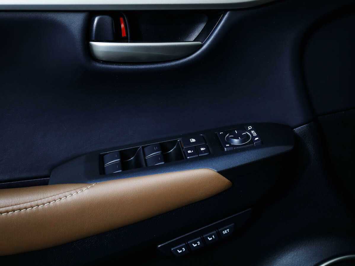 Lexus NX 200t, 2017 Фото №20