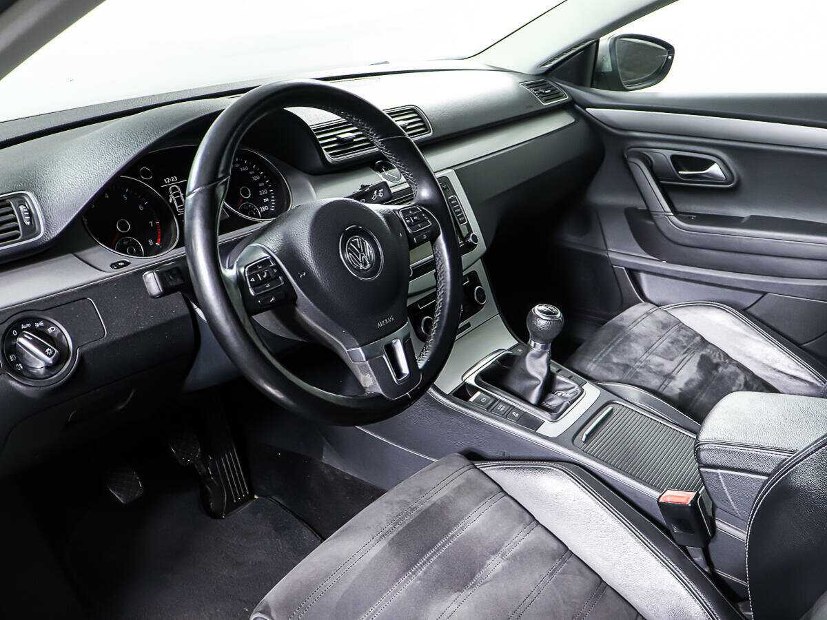 Volkswagen Passat CC, 2011 Фото №13