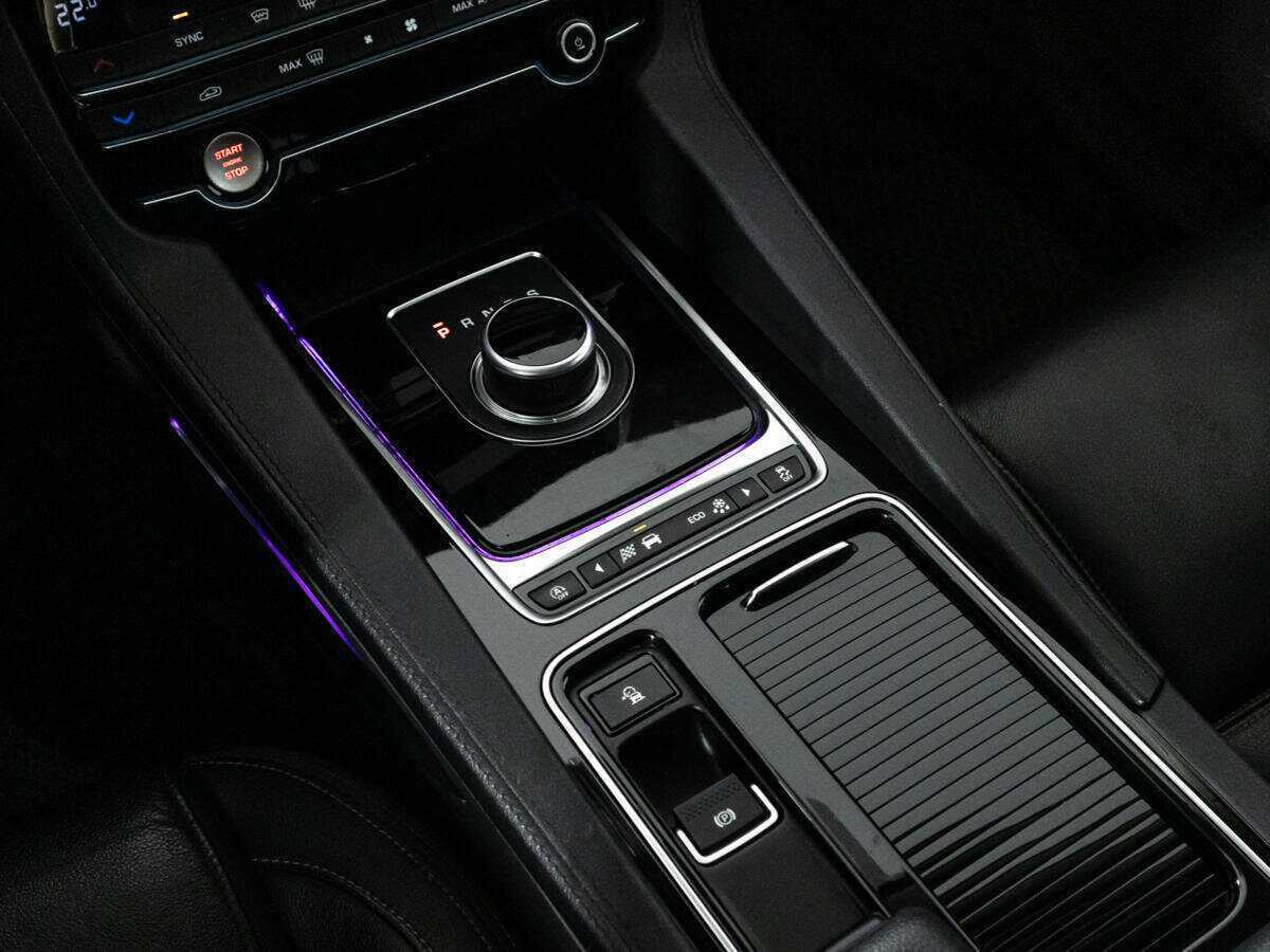 Jaguar F-Pace, 2019 Фото №17