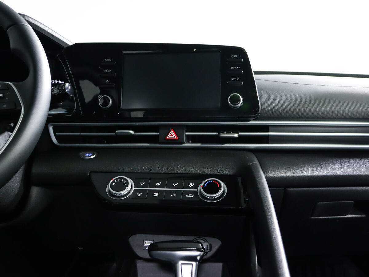 Hyundai Elantra, 2022 Фото №11