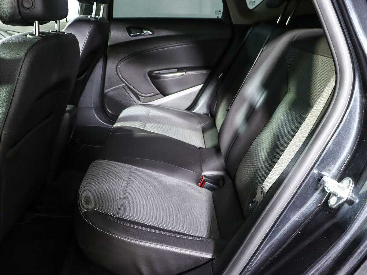 Opel Astra, 2011 - 104 600 км. | Фото №8