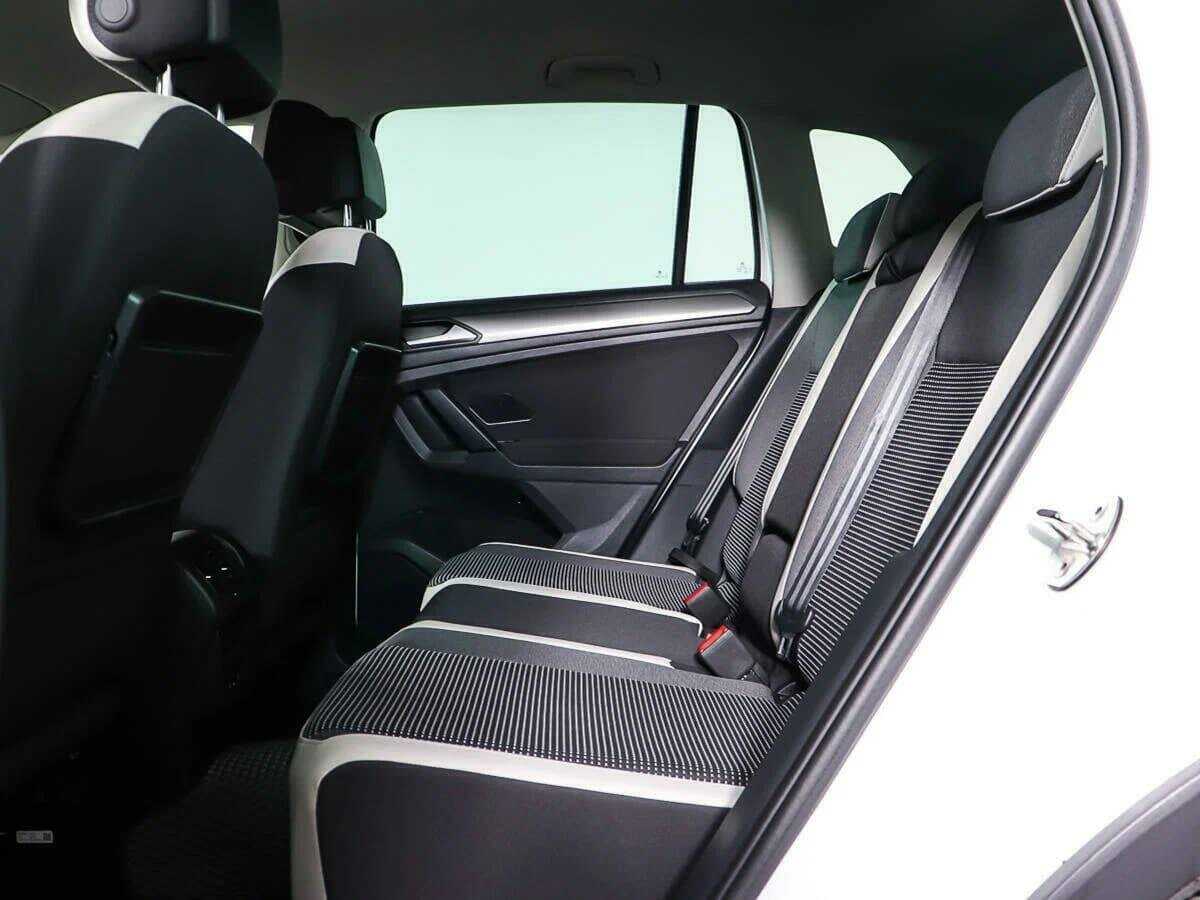 Volkswagen Tiguan, 2018 Фото №14