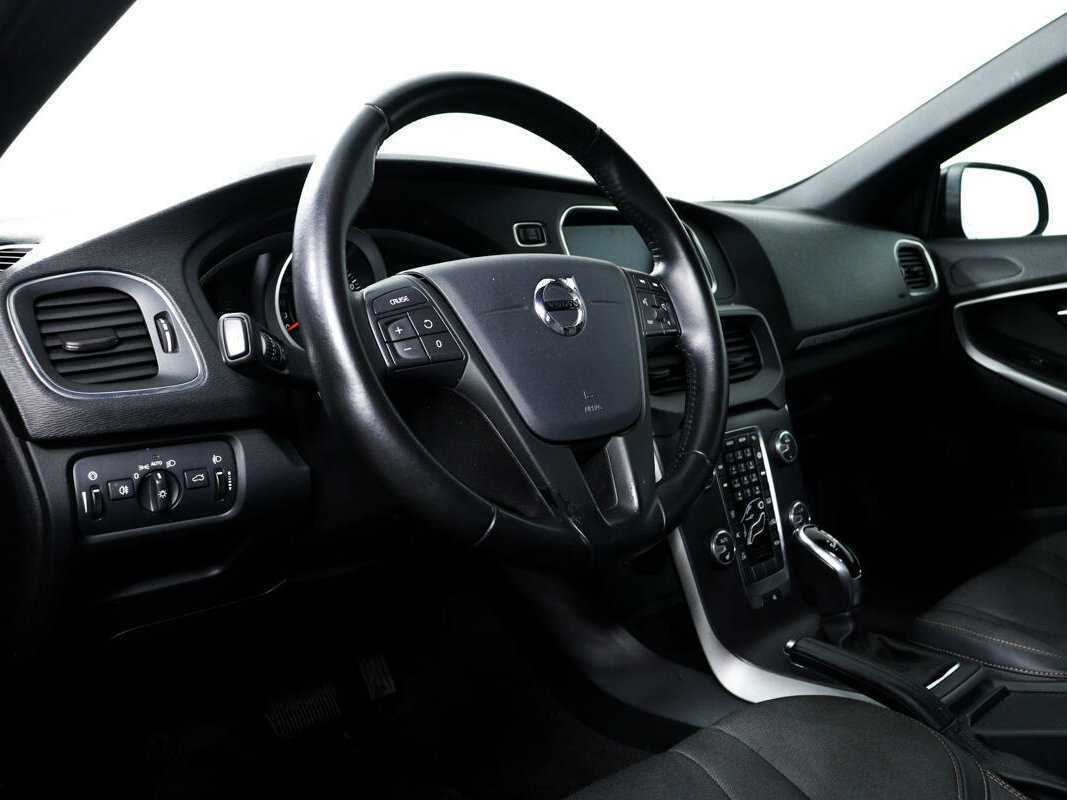 Volvo V40 Cross Country, 2017 Фото №13