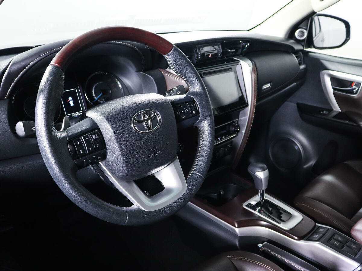 Toyota Fortuner, 2017 Фото №12