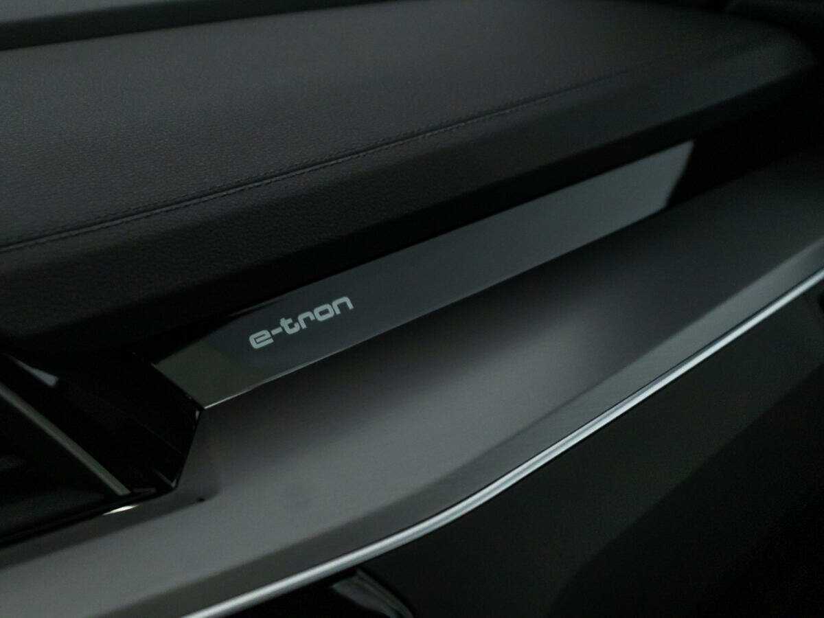 Audi e-tron 50, 2022 Фото №22